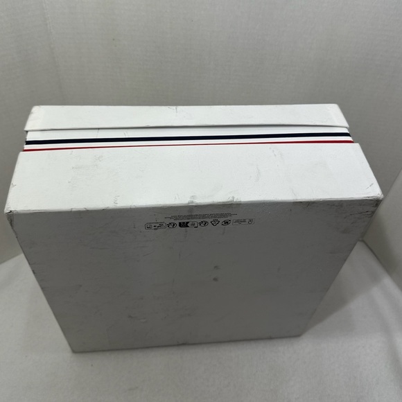 Moncler Authentic Paper Gift Storage Box 13.5 in x 13.5 in (Flawed See Photos) - Picture 5 of 10